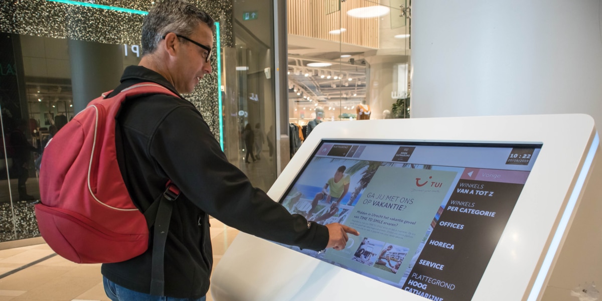 Enhancing wayfinding through digital signage